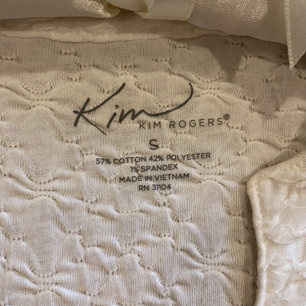 Ladies top - Picture 2 of 3